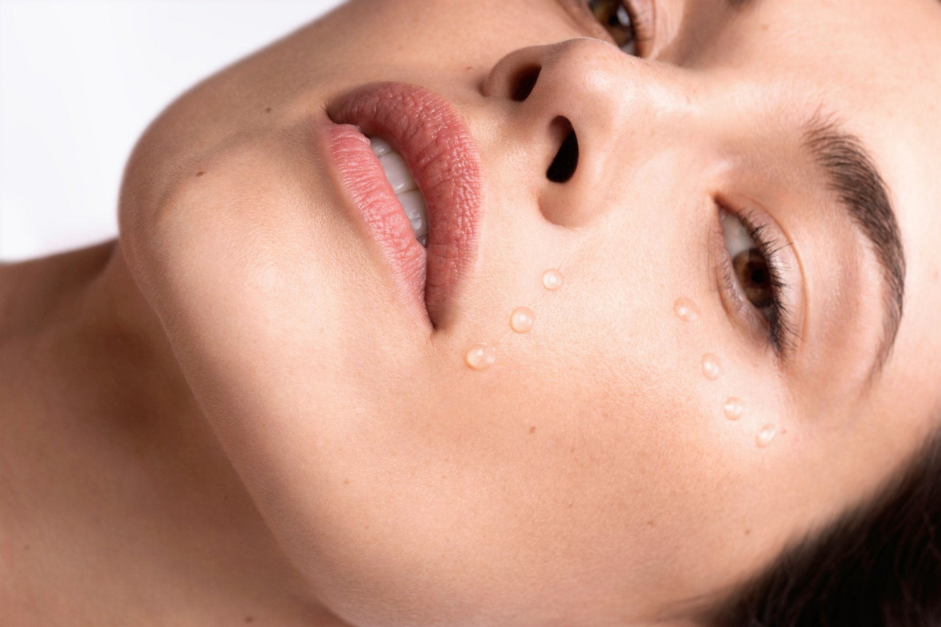 antirynkekremer-og-serumer-du-bør-legge-til-i-hudpleierutinen-din