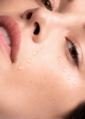 antirynkekremer-og-serumer-du-bør-legge-til-i-hudpleierutinen-din